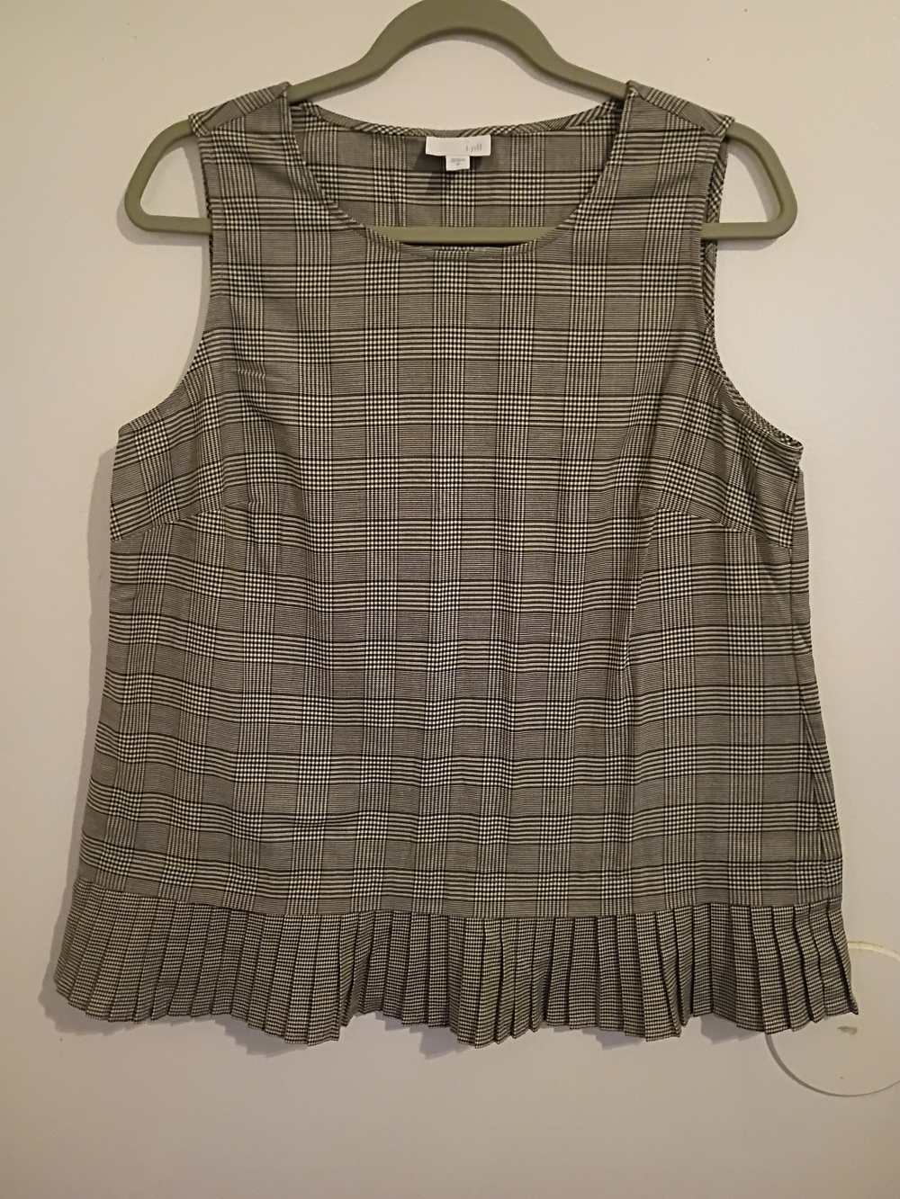 J. Jill Women's Black and White Houndstooth Sleeveless Top with Pleated Hem Sz M